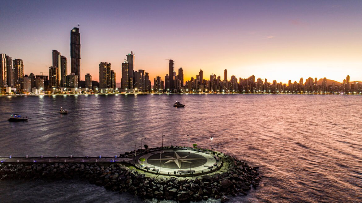 Balneário de Camboriú se consolida como polo de mega edifícios